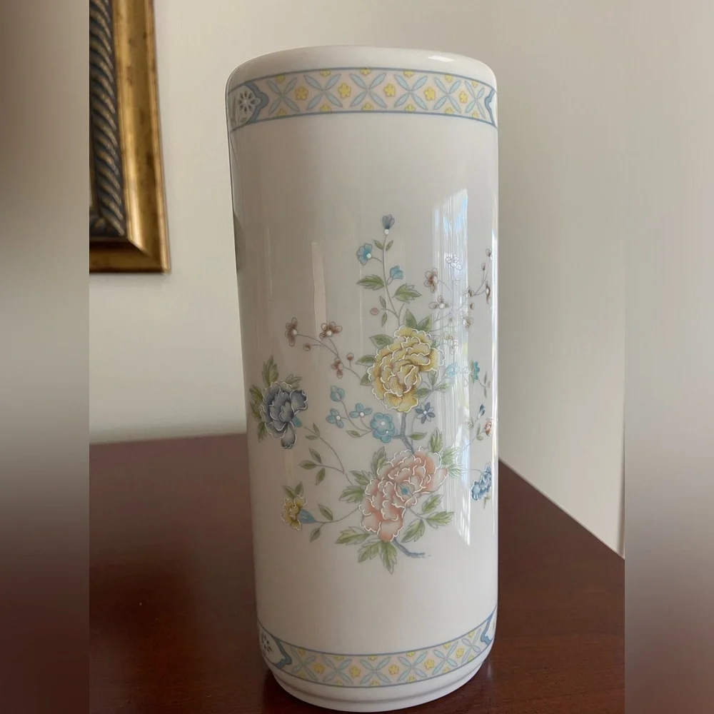🖤 Beautiful GORHAM OVAL CHERRY WOOD FLOWER VASE FOR THE DANBURY MINT 8